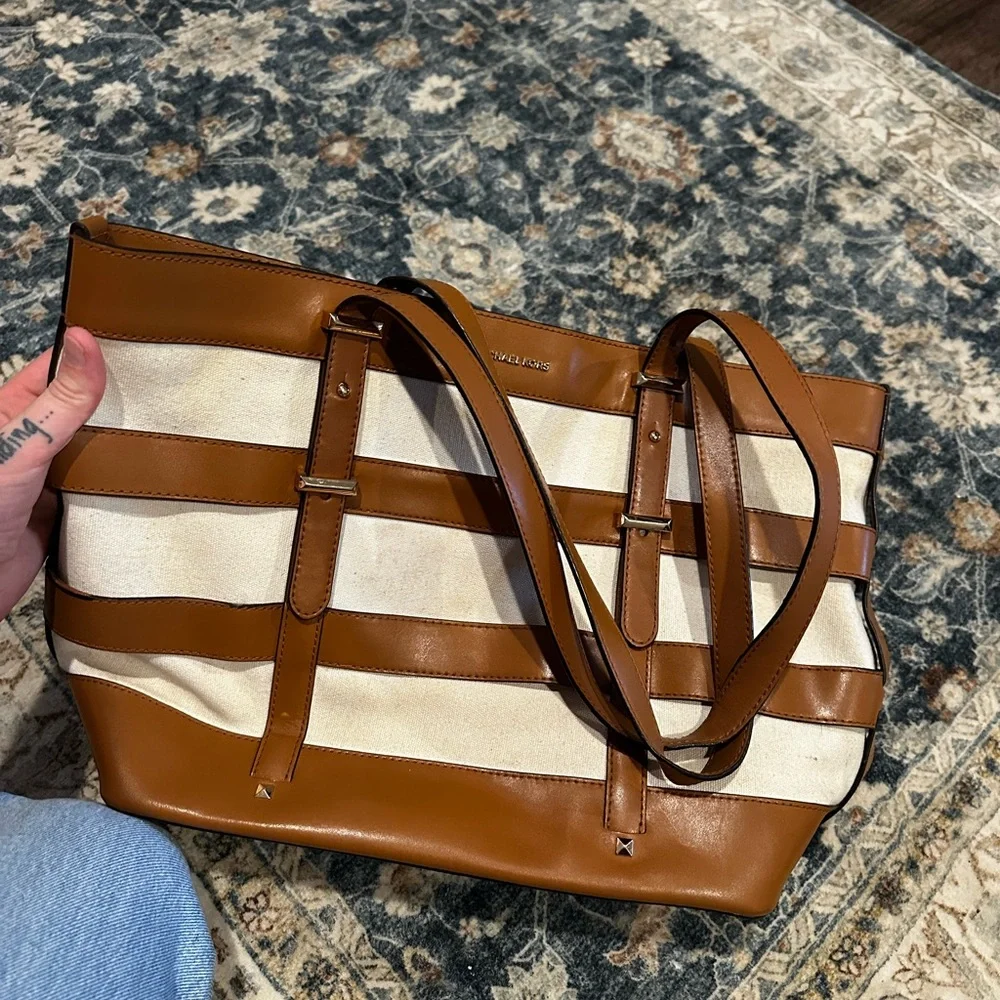 Michael Kors Tan and Cream Cage Tote - Picture 4 of 15